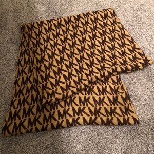 Michael Kors Infinity Scarf